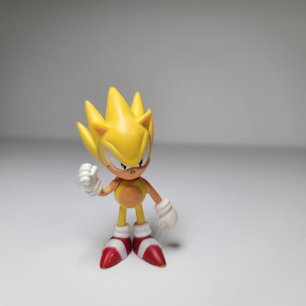 Jazwares Sega Sonic the Hedgehog Super Sonic 3” Toy Action Figure.